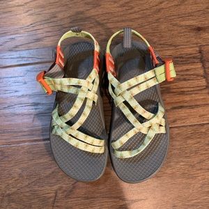 EUC (worn once) Girls Chaco Sandals. Great for hiking/Walking!